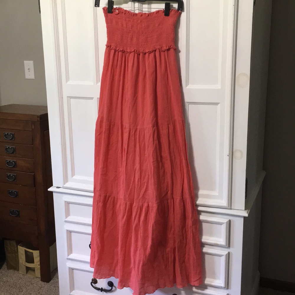 Beautiful coral strapless summer dress size M